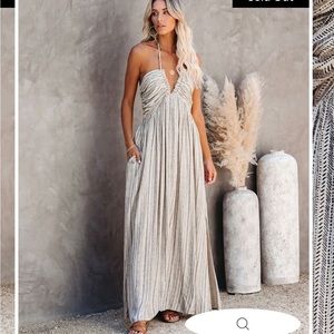 Renesmae Pocketed Halter Maxi Dress- medium